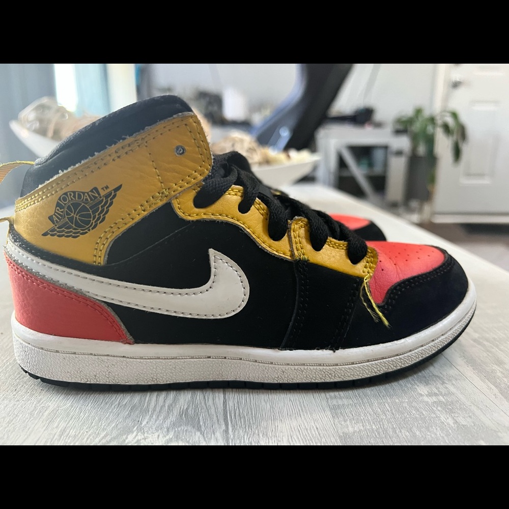 Jordan AJ 1 Mid